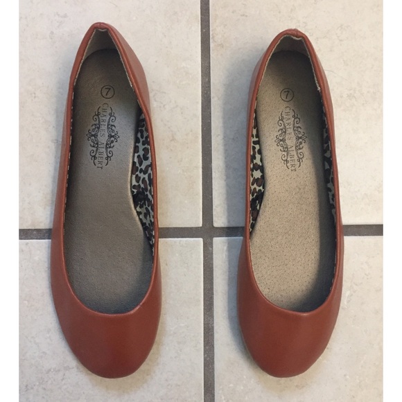 round toe vegan loafers